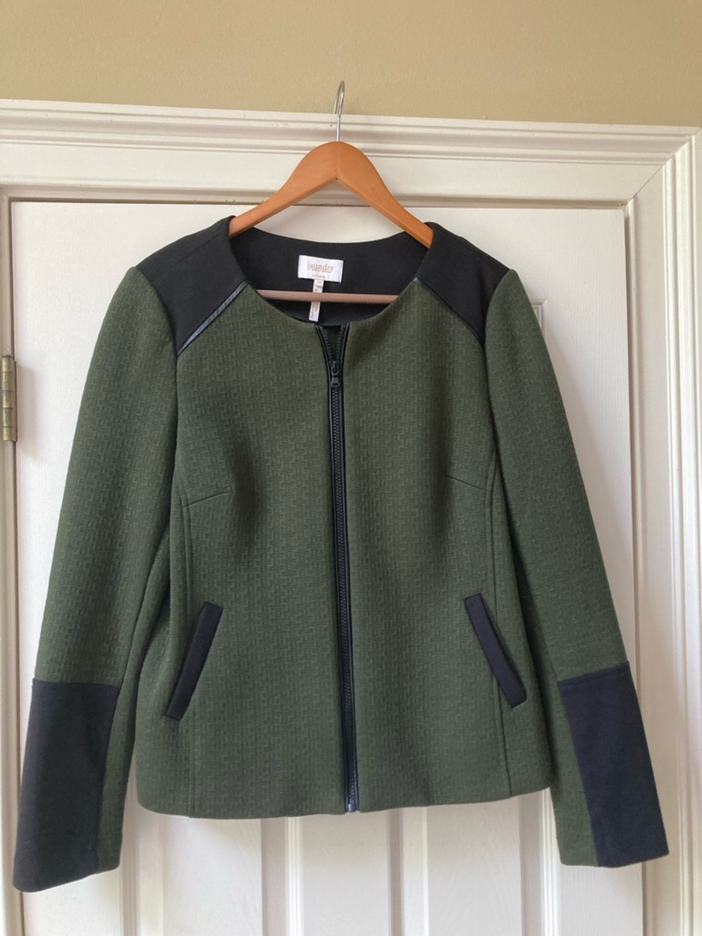 Laundry By Shelli Segal Olive Green and Black Zip Front Blazer Jacket